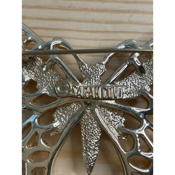 Vintage Sarah Cov Gold-Tone Butterfly Brooch Pin Filigree Design Signed Jewelry - Picture 3 of 5
